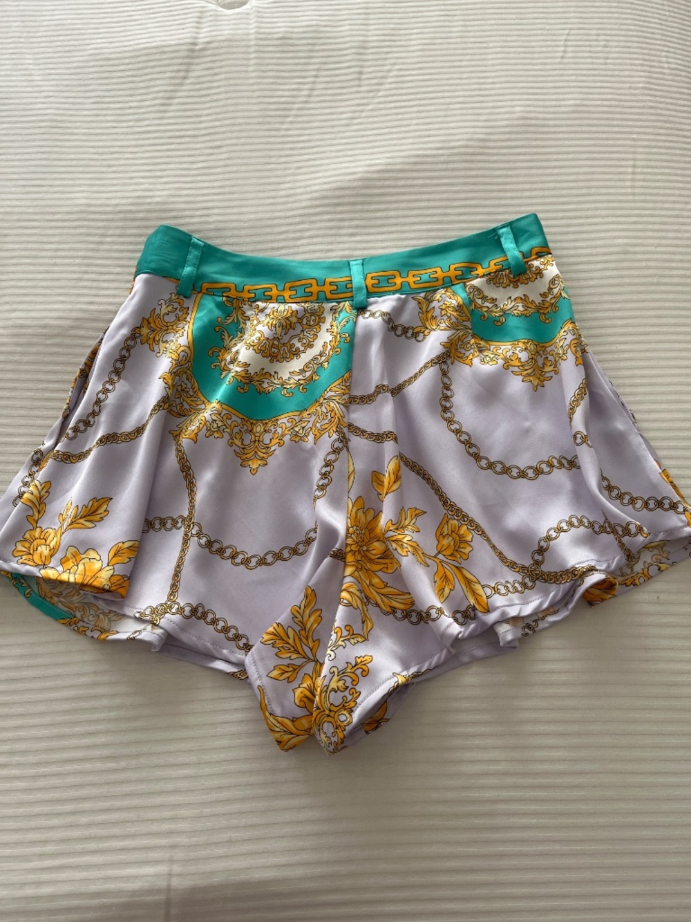 NWT Forever 21 Chain Print Satin Shorts - Picture 2 of 4